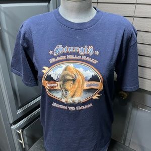 Sturgis Black Hills Rally Harley Davidson 2005 T-shirt Born To Roam Size XL.